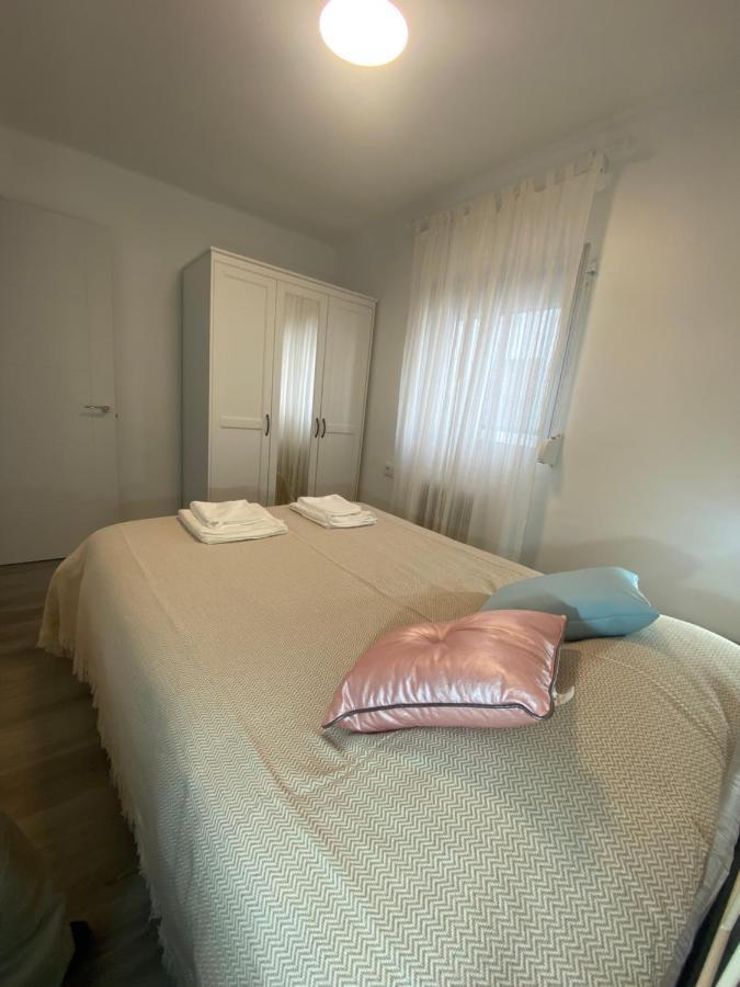 Piso Junto Al Hospital Macarena Seville