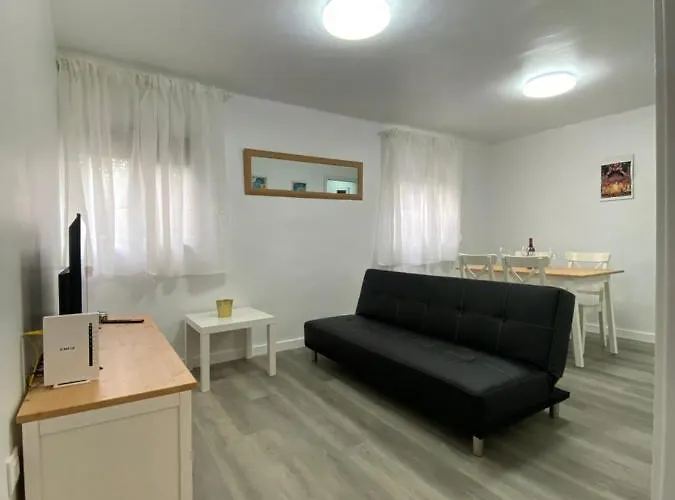 Piso Junto Al Hospital Macarena
